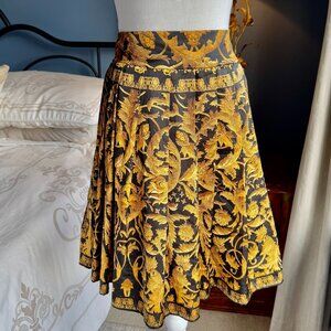 Black and Gold Baroque Print Pleated Skirt